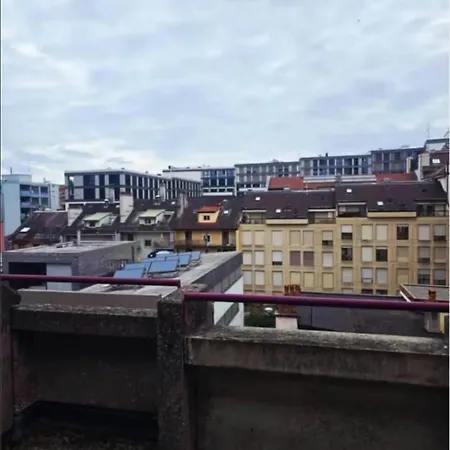 Chez Habitant Pied Du Séjour chez l'habitant Genève